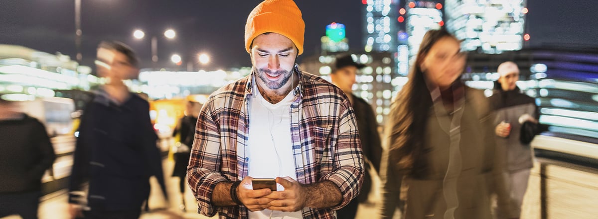 How_to_Boost_Your_Phones_Internet_Speed-Hero