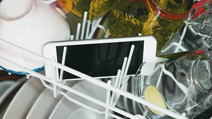 How_to_Clean_Up_Your_iPhone-Thumb