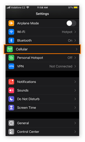 Pour identifier les applications gourmandes en données sur iOS, commencez par aller dans Cellulaire dans Réglages.