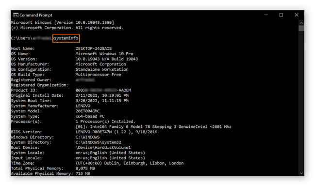 « systeminfo » a été saisi dans Command Prompt, qui affiche une série de spécifications du PC.