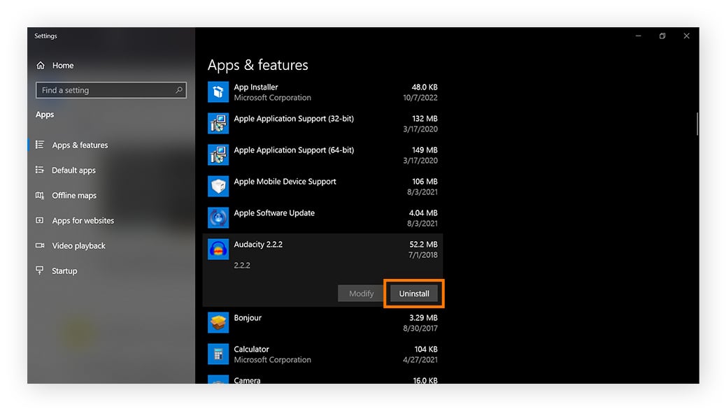 Uma visualização de “Adicionar ou remover programas”. Um programa foi escolhido e o botão “Desinstalar” abaixo foi circulado.