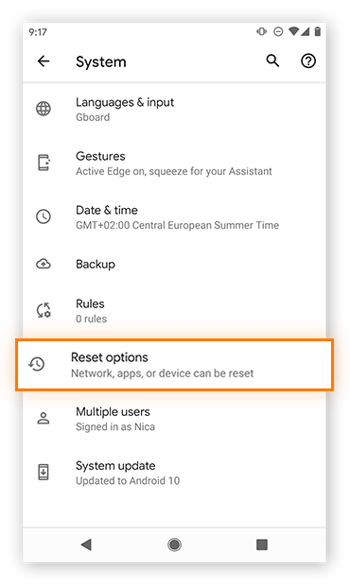 Selecionando Opções de restauração nas configurações avançadas do sistema no Android.