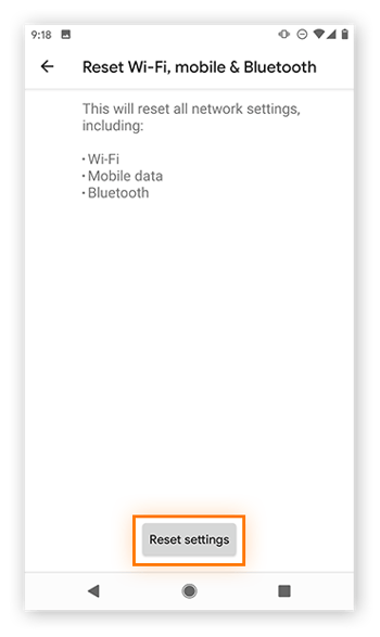Escolhendo Restaurar configurações em Restaurar Wi-Fi, rede móvel e Bluetooth em Opções de restauração nas configurações avançadas do sistema no Android.