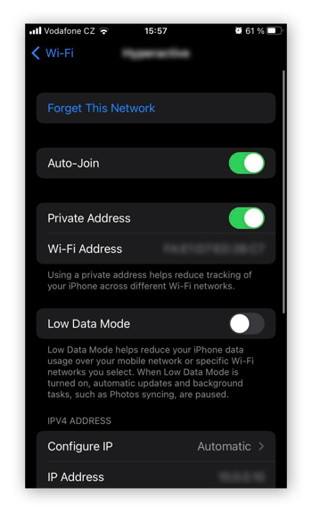 „Dieses Netzwerk ignorieren“ in den WLAN-Einstellungen auf dem iPhone.