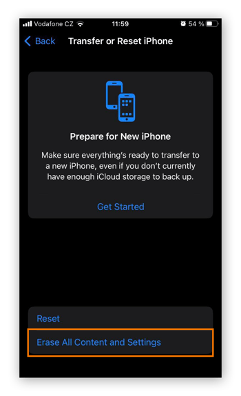 iPhone-Bildschirm mit hervorgehobener Option „Alle Inhalte & Einstellungen löschen“.