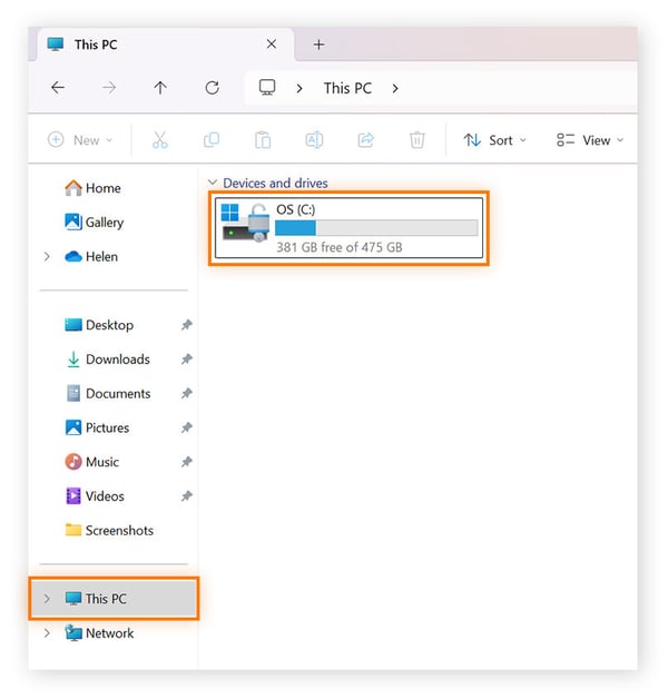 Windows folder showing available disk space on C drive.