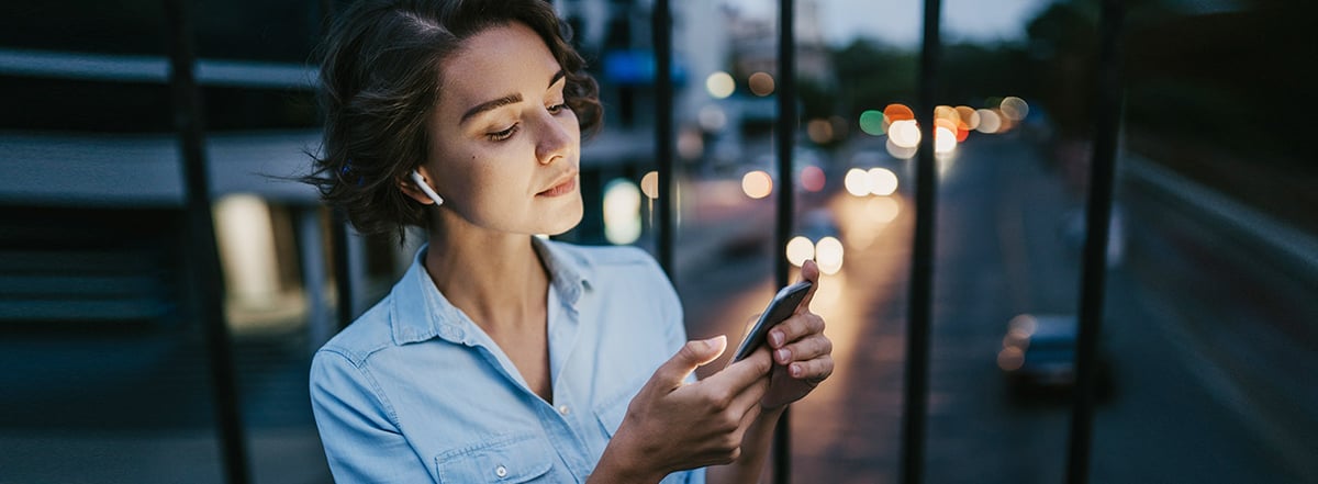 Academy-How-to-Identify-a-Fake-Text-Message-Tips-and-Examples-Hero