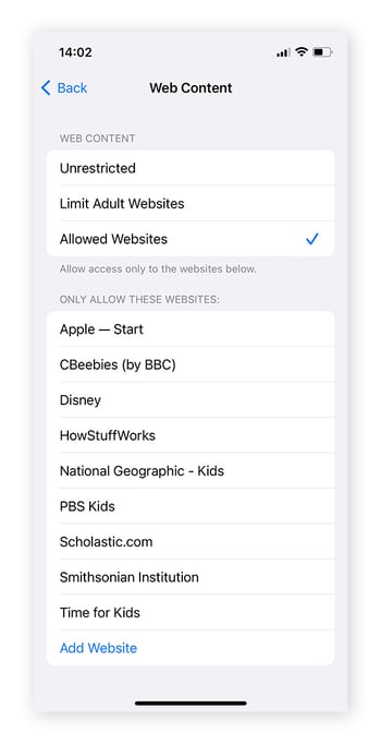 Permitir solo sitios web concretos en el menú Contenido y restricciones en Tiempo de uso para iOS 17.