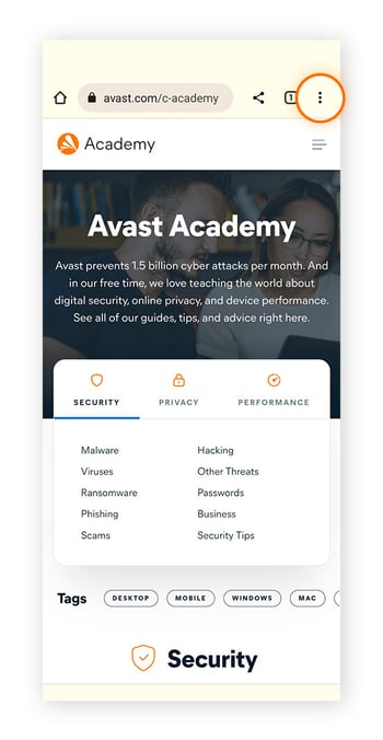 Ouvrez les paramètres de Chrome via le menu à trois points dans Chrome.