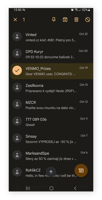 Abra o aplicativo de mensagens do Android, pressione e segure a mensagem de spam que deseja bloquear e toque em Bloquear.
