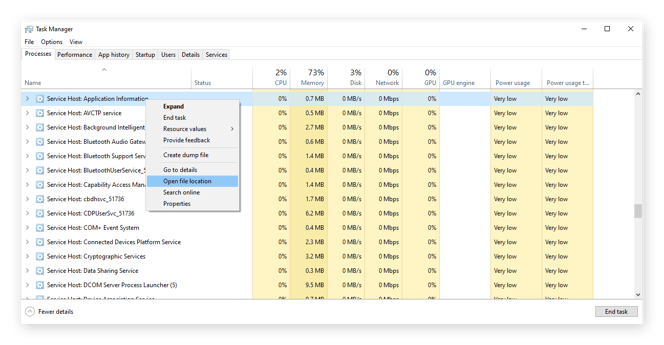 Ouverture de l’emplacement du fichier « Hôte de service : Informations d’application » dans le Gestionnaire des tâches de Windows 10.