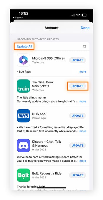Der Bildschirm zum Aktualisieren von iPhone-Apps mit markierten Optionen „Alle aktualisieren“ und „Aktualisieren“ neben einer einzelnen App