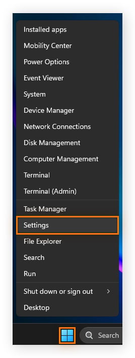 Right-clicking the Windows icon and selecting Settings in Windows 11.